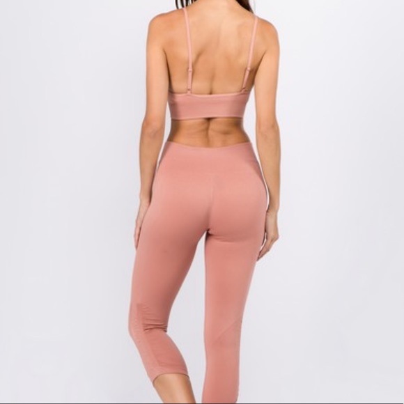 Last S • Seamless Workout Set - Picture 3 of 3